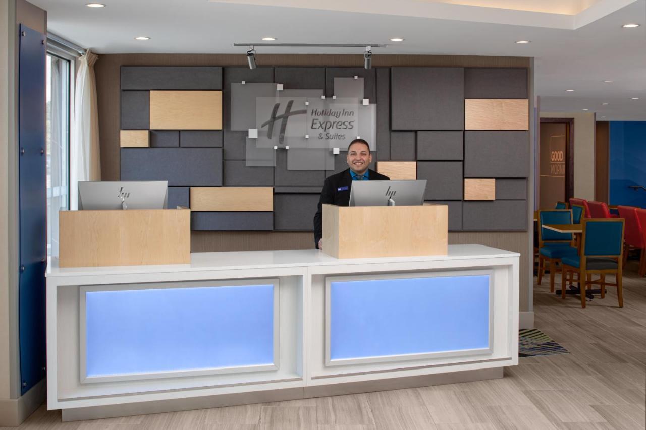 Holiday Inn Express & Suites Woodside Laguardia Airport New York Exterior photo
